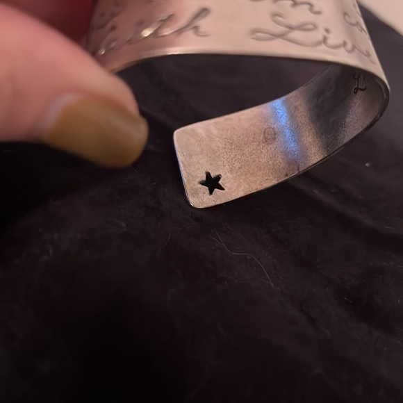 Chicos Live By Inspiration Cuff Silvertone - Picture 8 of 8